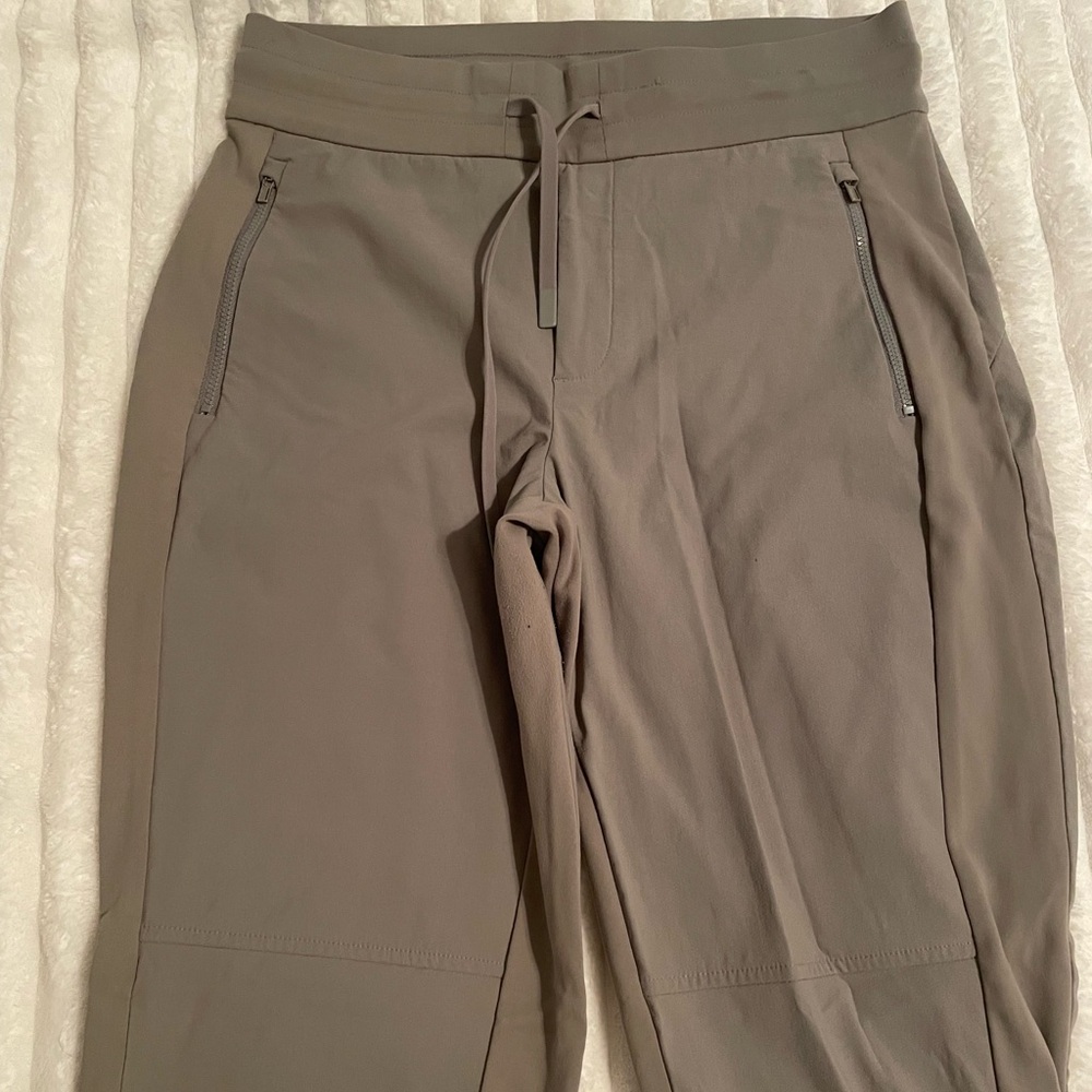 Athleta Headlands Hybrid Trek Jogger - Picture 4 of 10